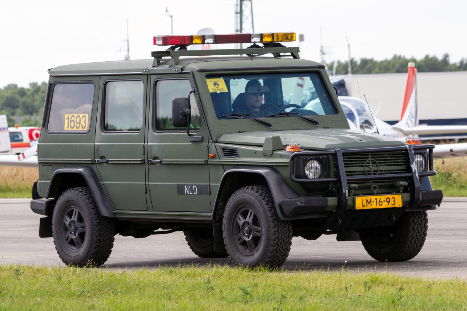 Military Vehicle Acquisition Support in the DVOW Project - ADSE